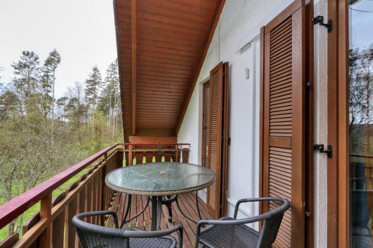 Seepark Kirchheim Ferienhaus Bei Zeta Mit Sauna Kirchheim (Hessen) Exterior foto